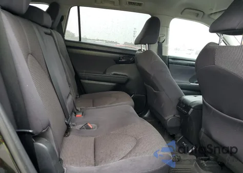 2021 Toyota Highlander L z USA, uszkodzony, nr VIN 5TDCZRBH0MS070708